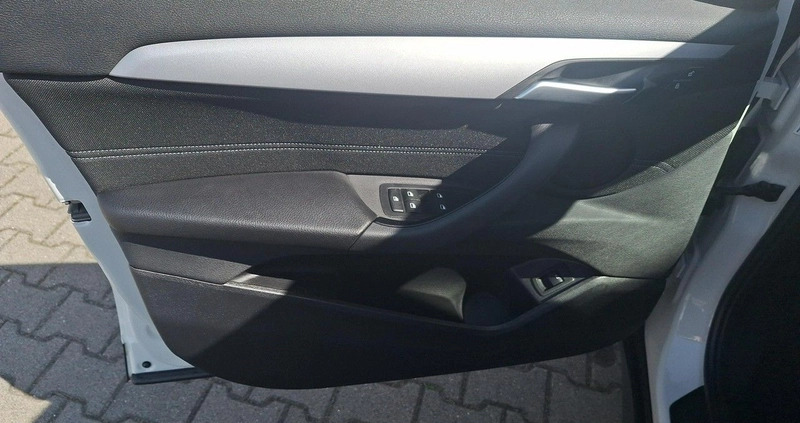 BMW X1 cena 107900 przebieg: 49122, rok produkcji 2021 z Swarzędz małe 352